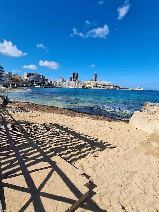 Cozy Inside.City & Beach Outside Apartment Sliema