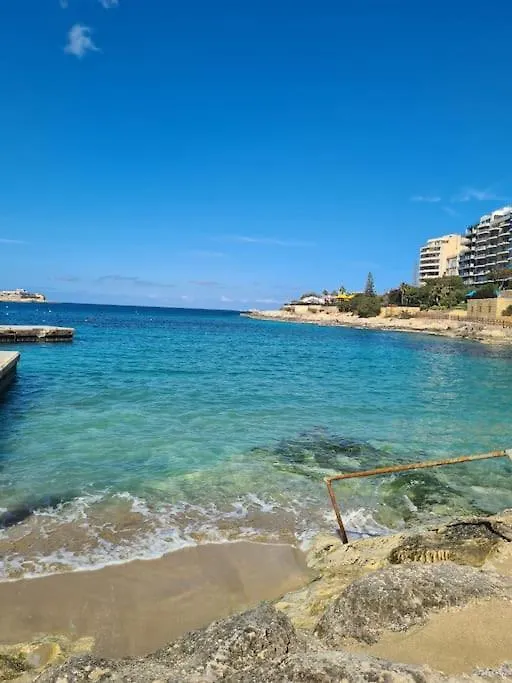 Cozy Inside.City & Beach Outside Lägenhet Sliema